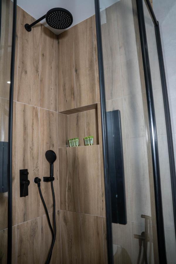 Central Suites Aegina 1 المظهر الخارجي الصورة